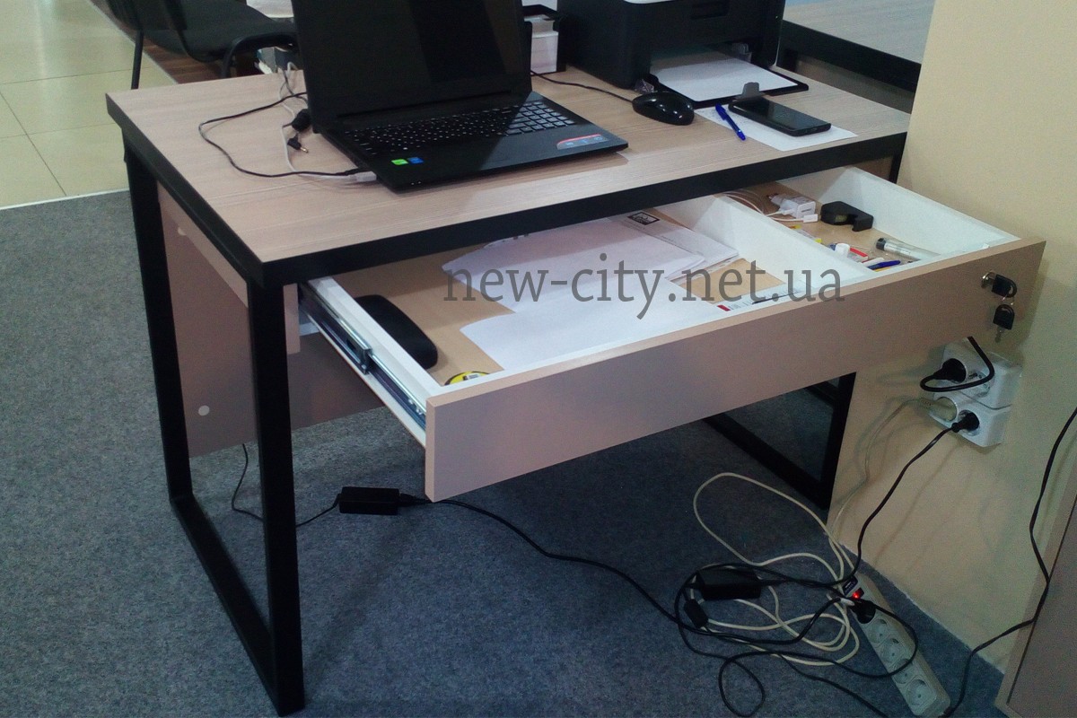 Стол компьютерный офисный лофт new city.